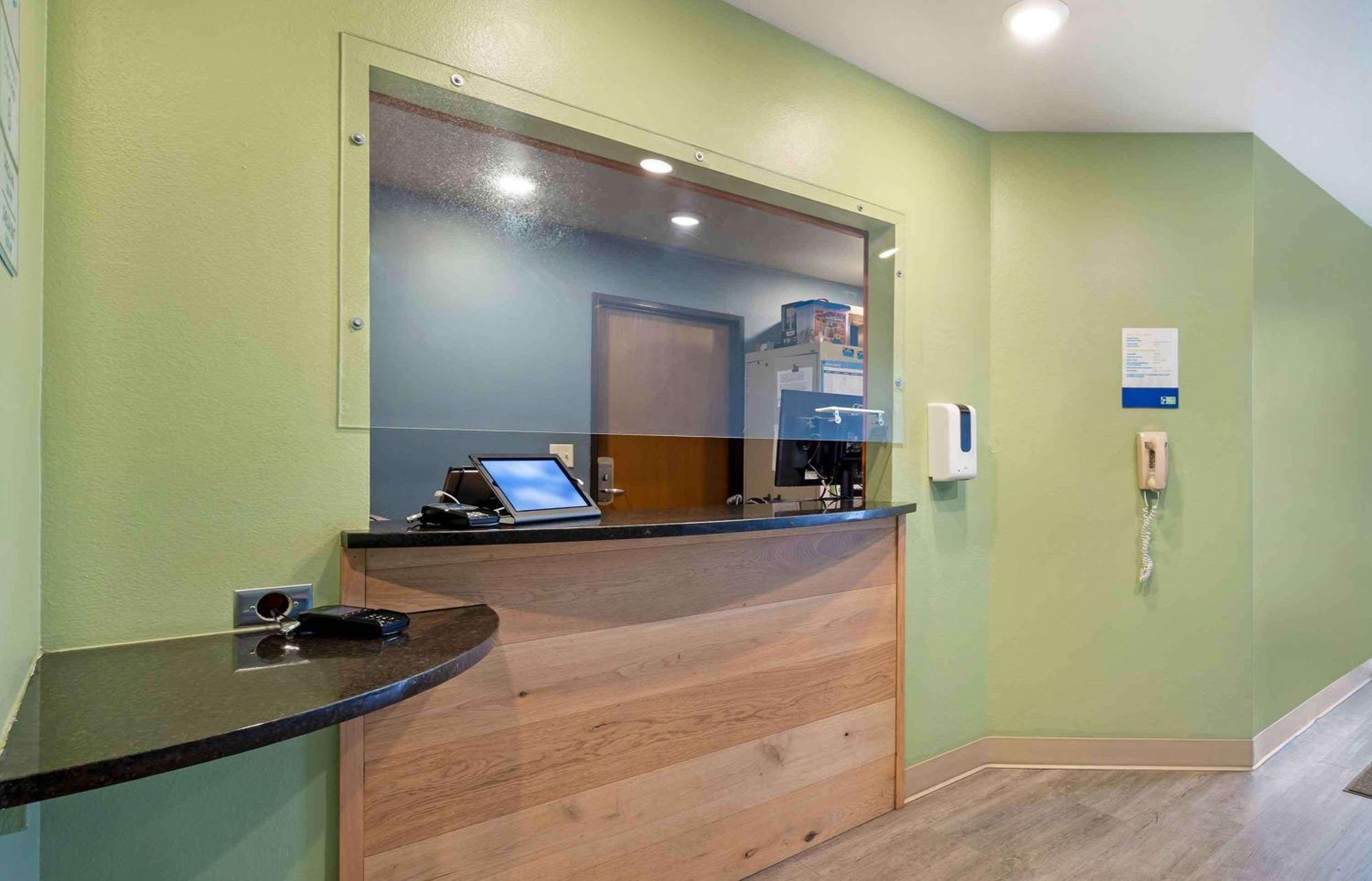 Extended Stay America Select Suites - Wichita - Airport Esterno foto