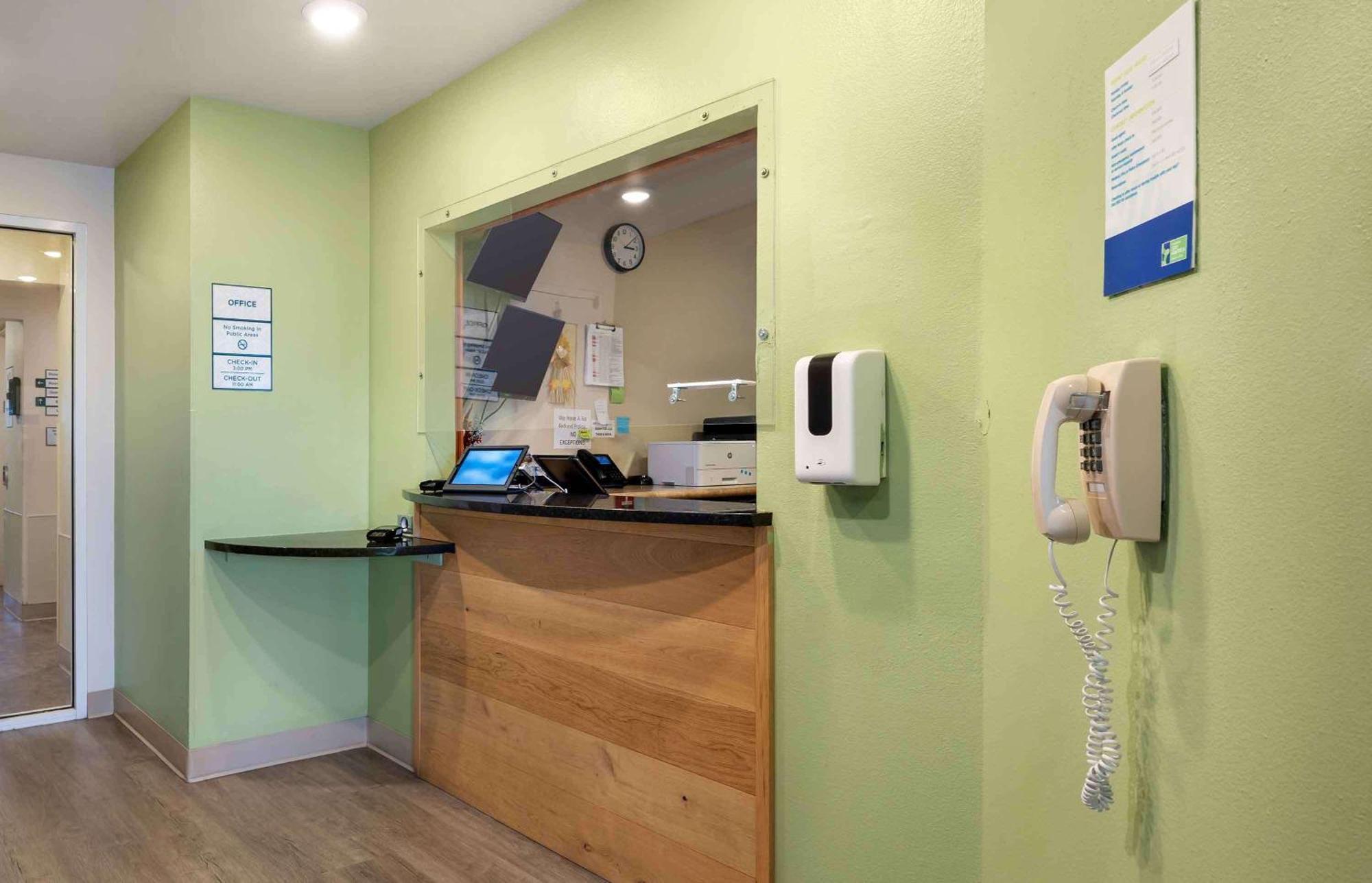 Extended Stay America Select Suites - Wichita - Airport Esterno foto